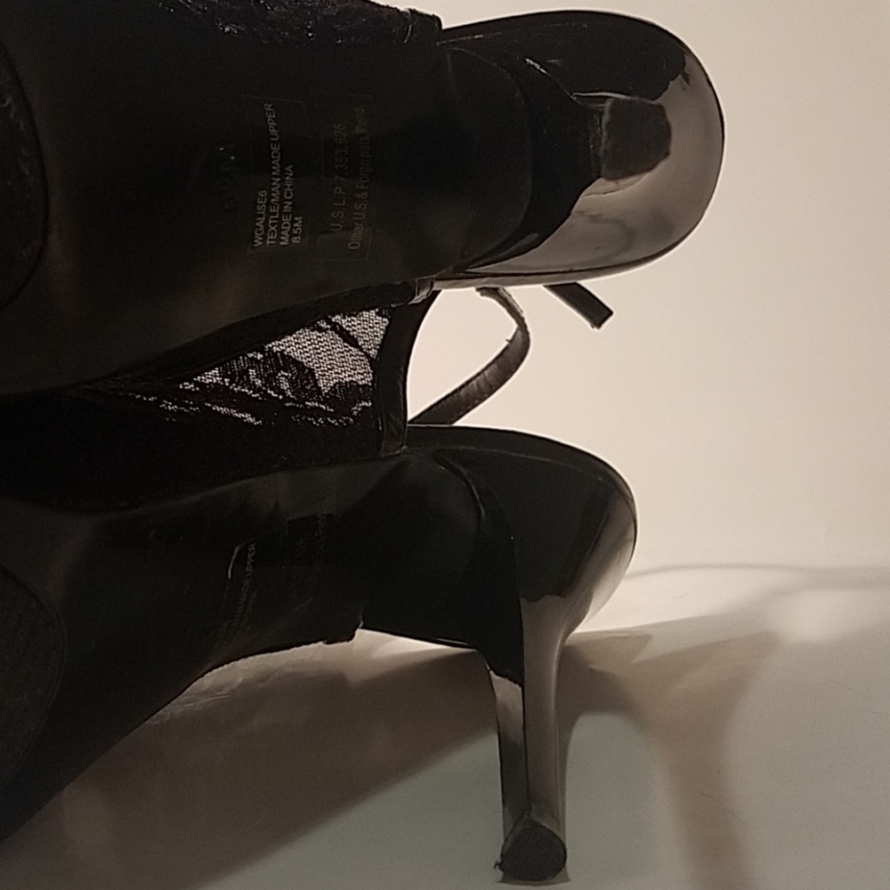 **SOLD** Guess Lace Peep Toe Heels - Picture 8 of 8